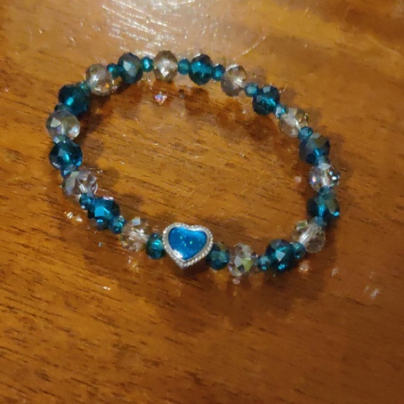 💙 Crystal effect bracelets. - Picture 2 of 3